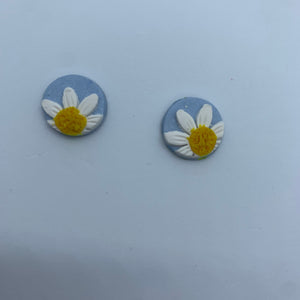 Daisy studs
